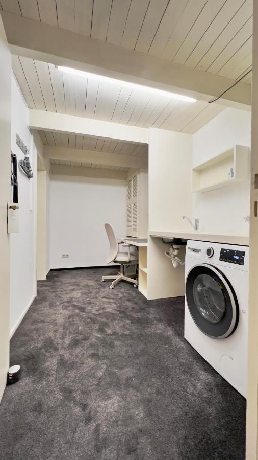 4zkb Wunderschöne Altbauwohnung über Mehrere Etagen Mit Dachterrasse Und Schreibtisch Direkt Am Schloß Apartment