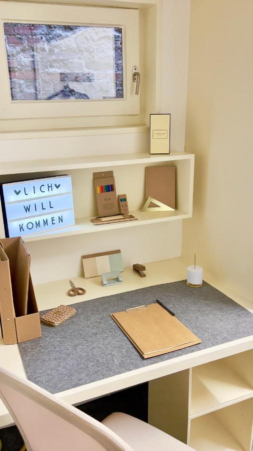 4zkb Wunderschöne Altbauwohnung über Mehrere Etagen Mit Dachterrasse Und Schreibtisch Direkt Am Schloß Apartment