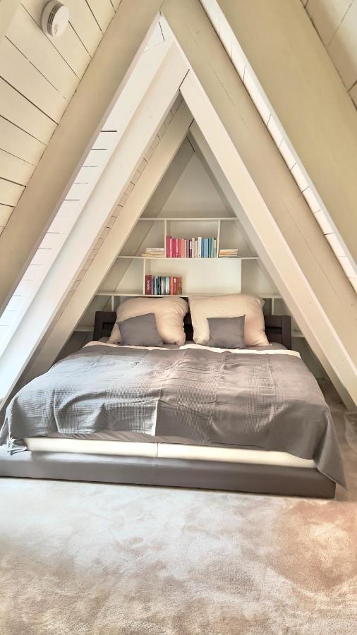 4zkb Wunderschöne Altbauwohnung über Mehrere Etagen Mit Dachterrasse Und Schreibtisch Direkt Am Schloß Apartment