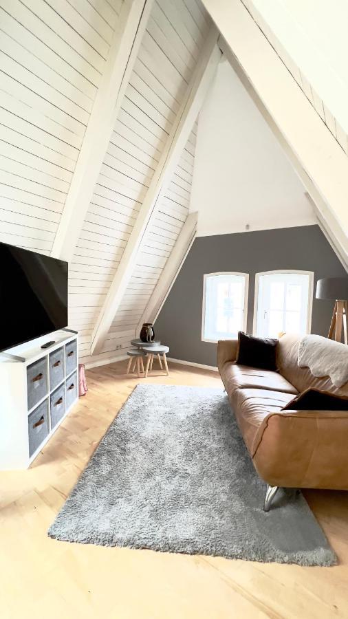 4zkb Wunderschöne Altbauwohnung über Mehrere Etagen Mit Dachterrasse Und Schreibtisch Direkt Am Schloß Apartment Oldenburg