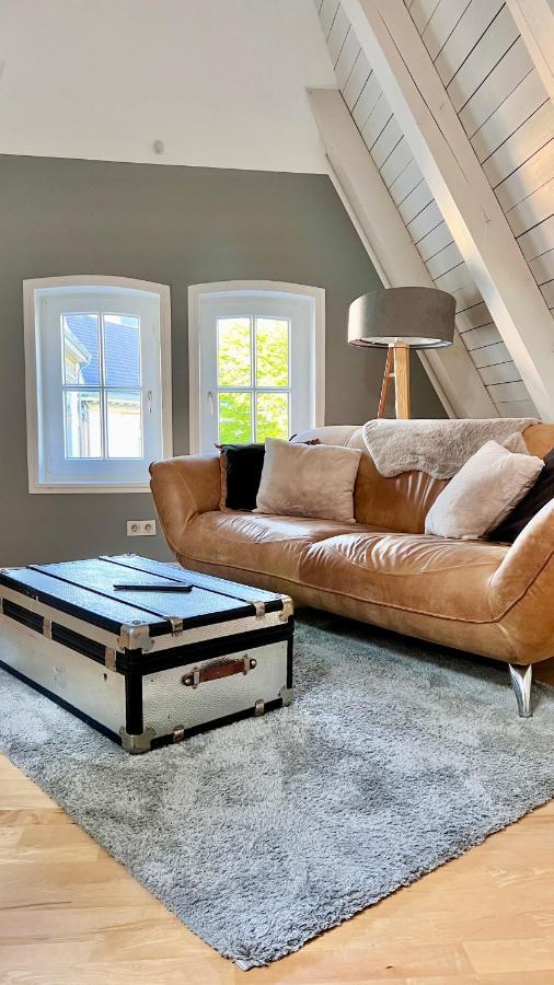 4zkb Wunderschöne Altbauwohnung über Mehrere Etagen Mit Dachterrasse Und Schreibtisch Direkt Am Schloß Apartment