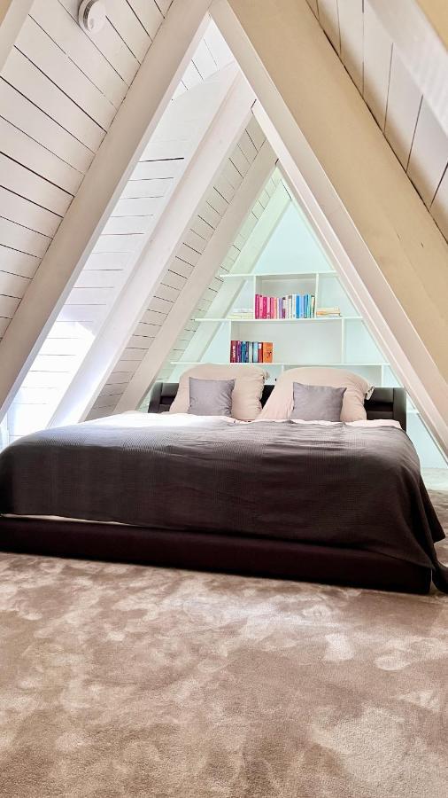 4zkb Wunderschöne Altbauwohnung über Mehrere Etagen Mit Dachterrasse Und Schreibtisch Direkt Am Schloß *