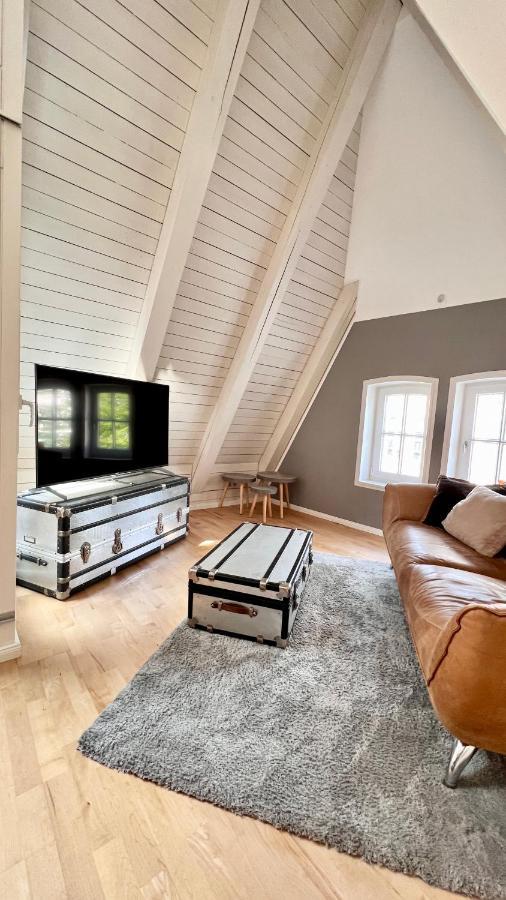 Apartment 4zkb Wunderschöne Altbauwohnung über Mehrere Etagen Mit Dachterrasse Und Schreibtisch Direkt Am Schloß